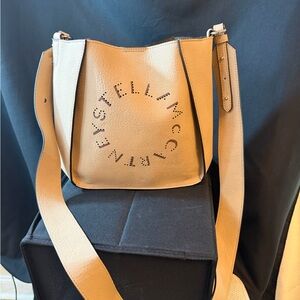 Stella McCartney Beige Shoulder Bag in Vegan Leather. Used (in great condition)